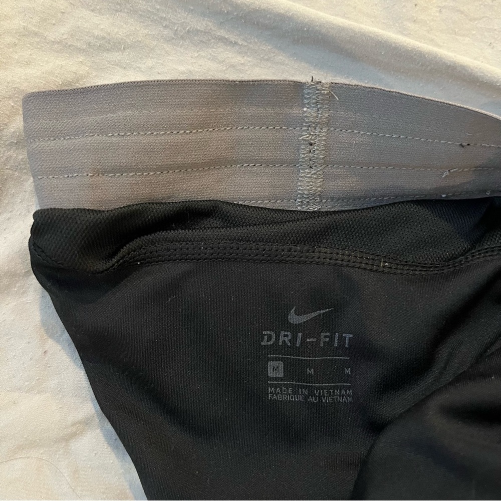 Nike Dri-Fit Women’s Shorts - Picture 4 of 5